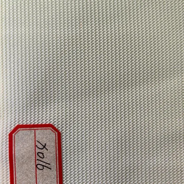 Waar wordt drielaagse mesh-stof voor gebruikt?